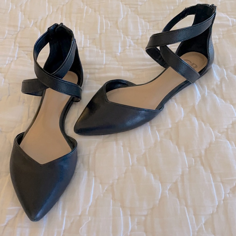 Gianni Bini Black Pointed Ballet Flats